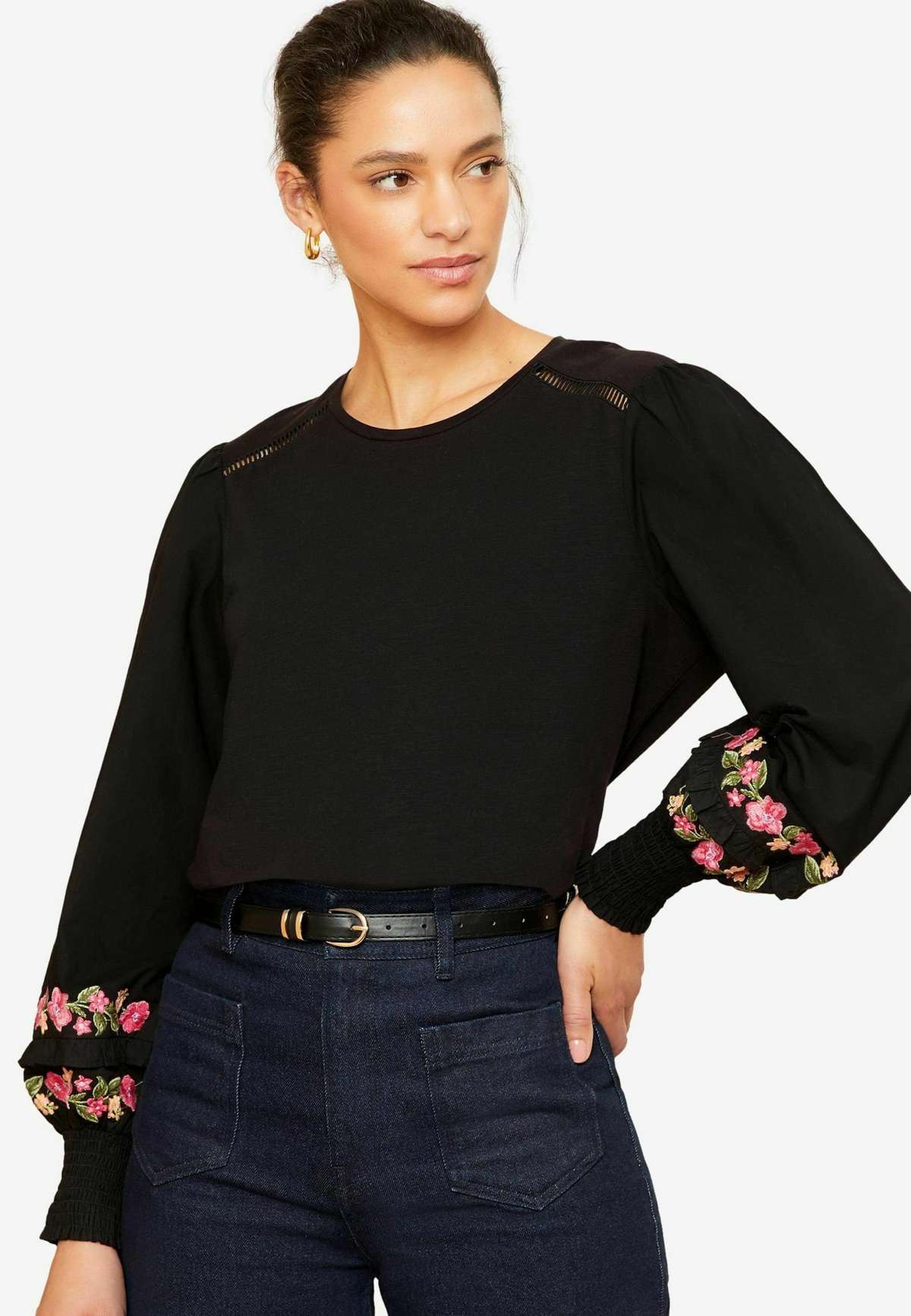 Кофта EMBROIDERED PUFF SLEEVE -REGULAR FIT