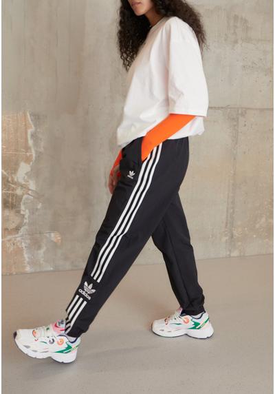 Брюки CLASSICS LOCK UP TRACK PANTS