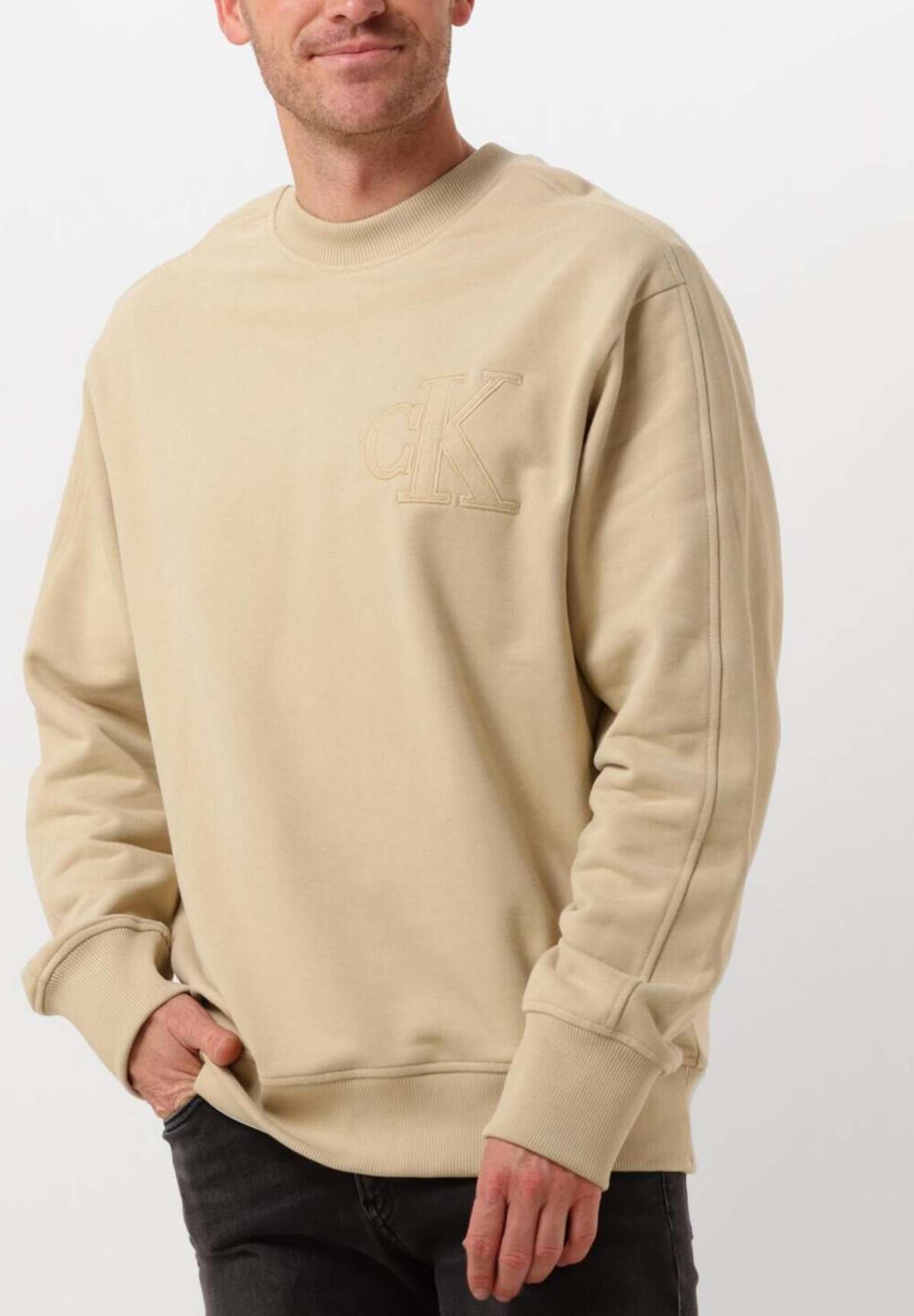 Кофта APPLIQUE CREW NECK