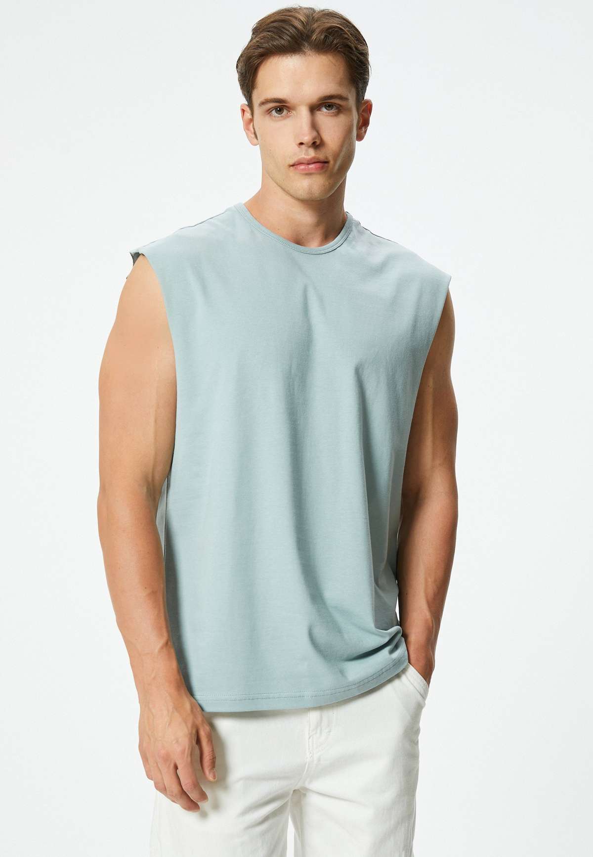 Топ SLEEVELESS TANK