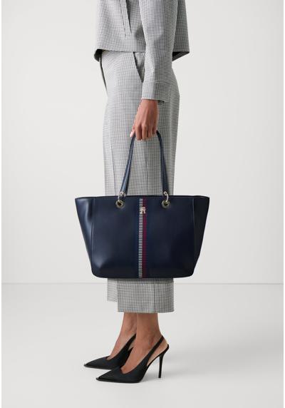 Сумка CHIC TOTE CORP