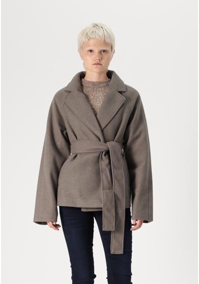 Короткое пальто BELTED SHORT COAT