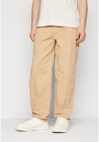 Брюки AIDEN TAPERED CASUAL PANT