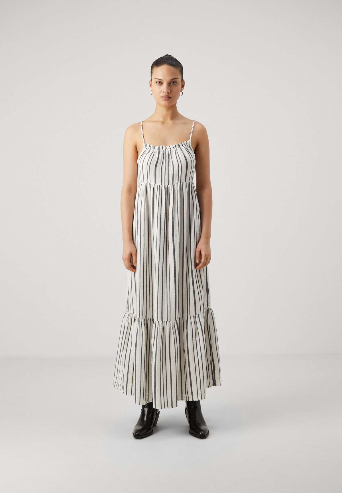 Платье ONLTHYRA LIFE STRAP DRESS