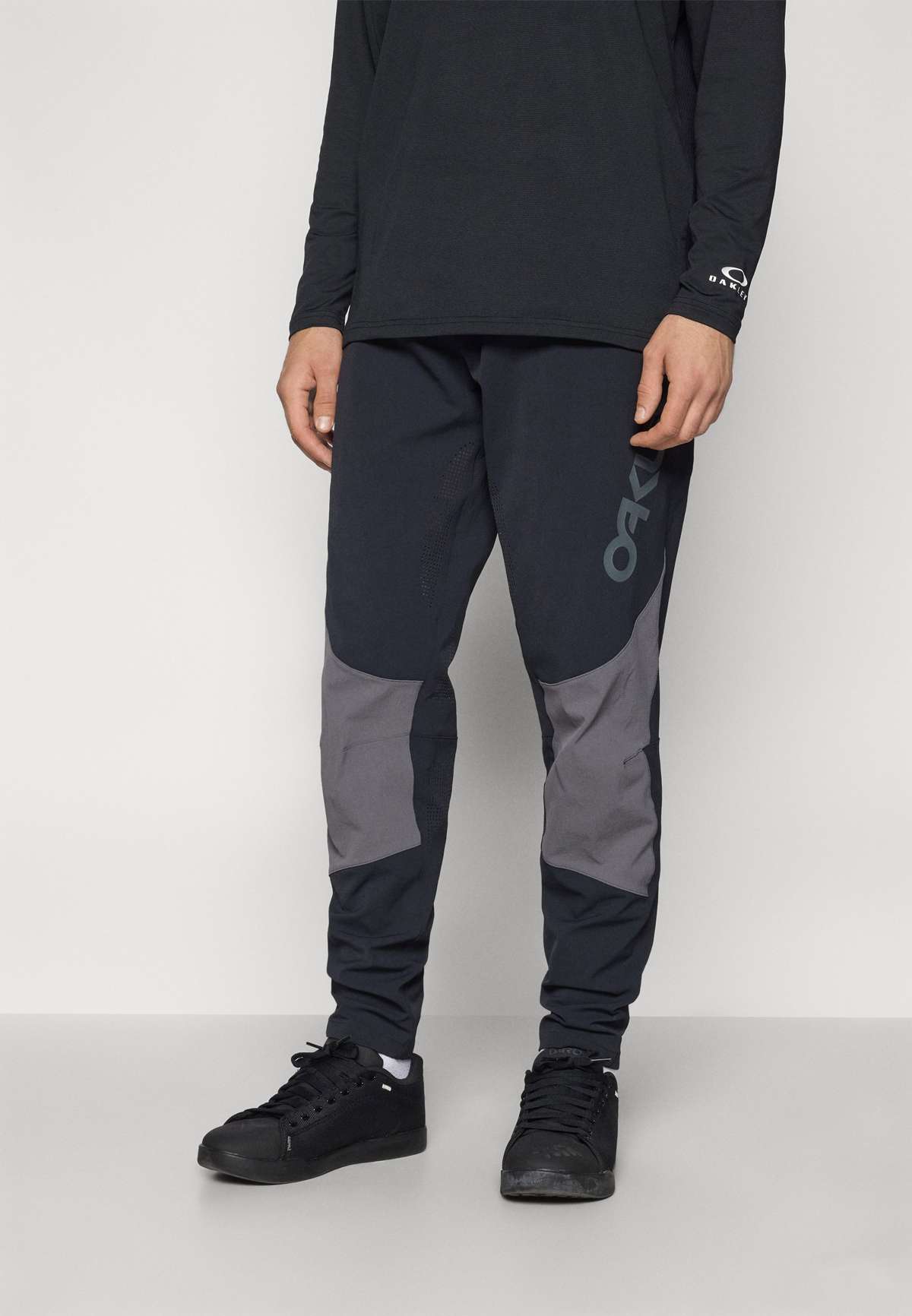 Брюки MAVEN SCRUB PANT