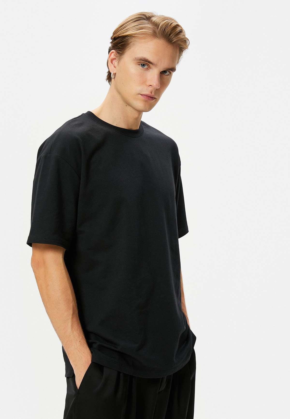 Футболка LOOSE FIT CREW NECK SHORT SLEEVE