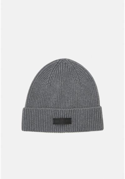 Шапка BEANIE ESSENTIAL SERIE UNISEX