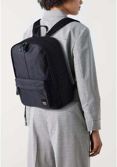 Рюкзак ZIP TOP BACKPACK SOLID