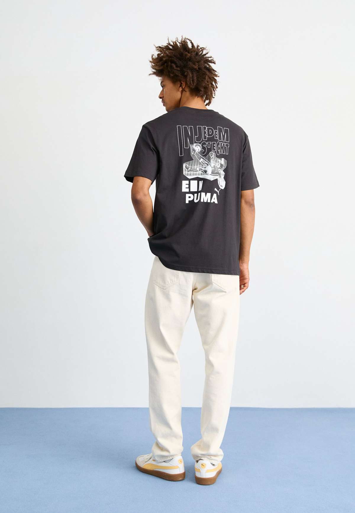 Футболка GRAPHICS FOOTBALL KICK RELAXED TEE