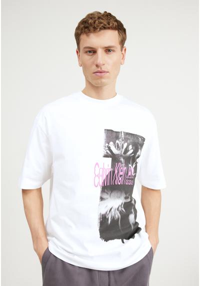 Футболка DISRUPTED FLORAL GRAPHIC TEE