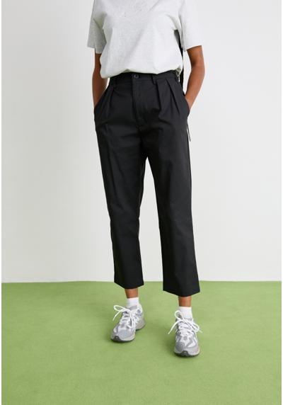 Брюки BOYLSTON TAPERED PANT