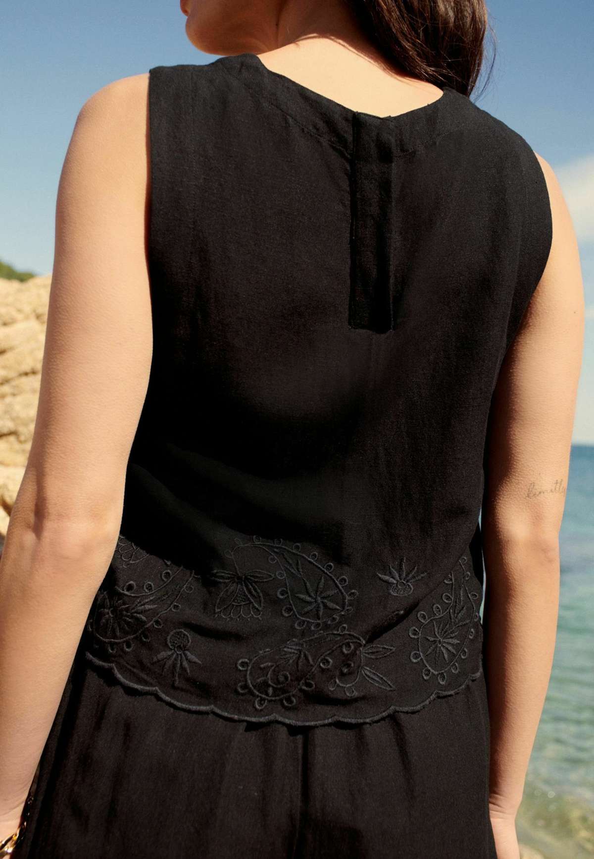 Блузка COORD EMBROIDERED SLEEVELESS REGULAR FIT