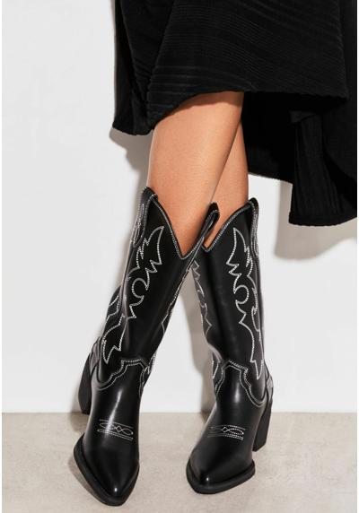 Байкерские ботинки PULL ON CALF POINTED WESTERN