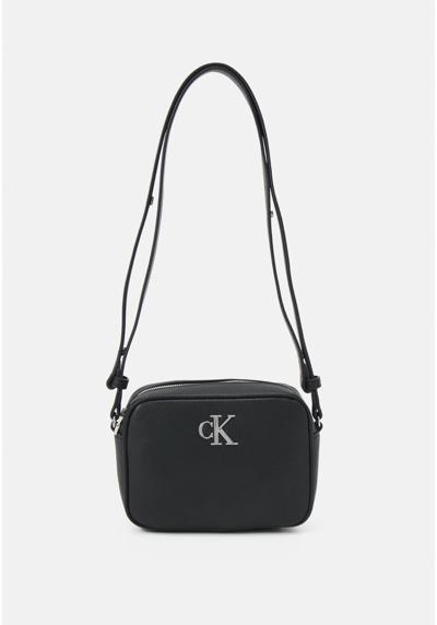 Сумка MINIMAL MONOGRAM CAMERA BAG