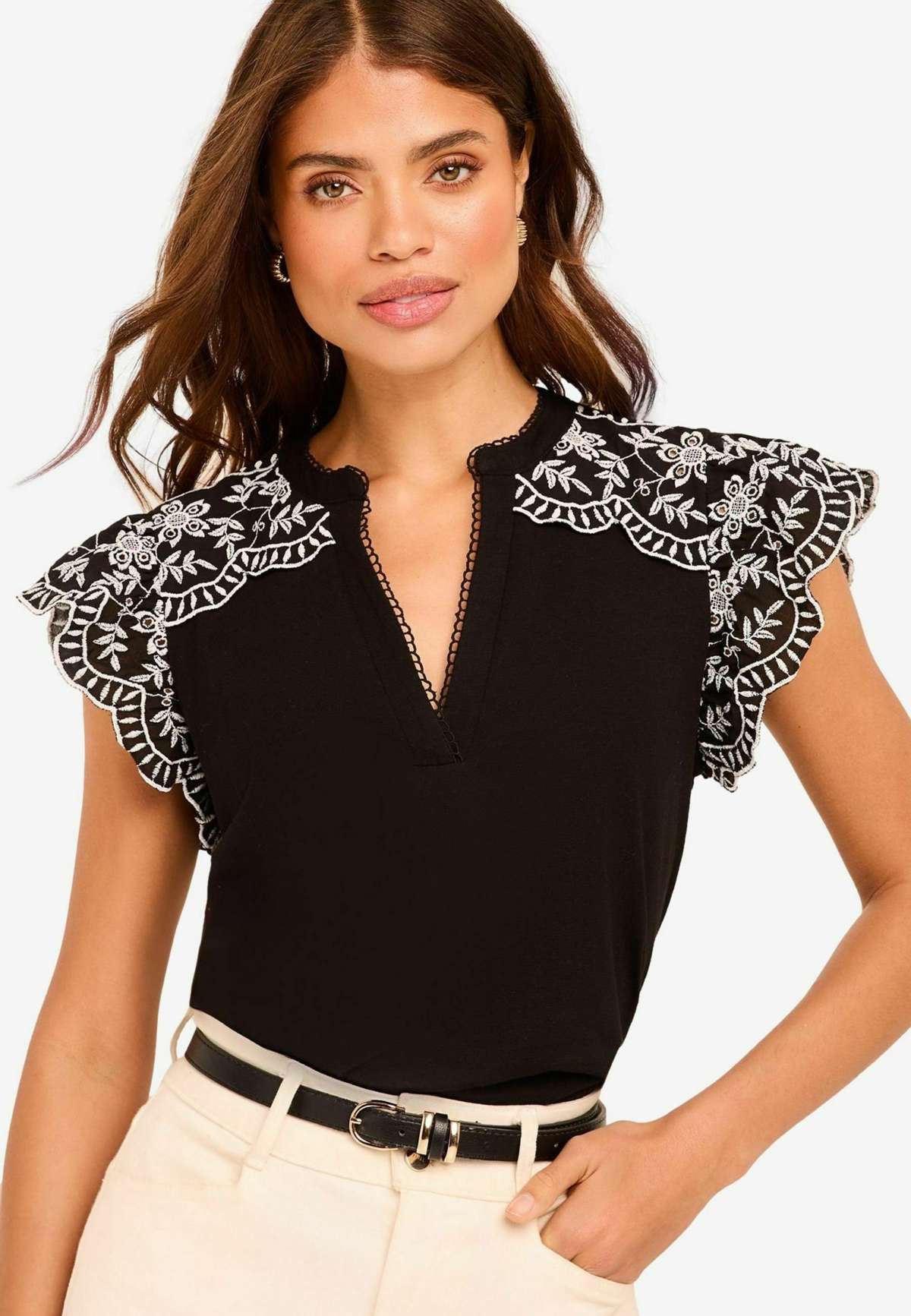 Футболка EMBROIDERED SHOULDER RUFFLE -REGULAR FIT