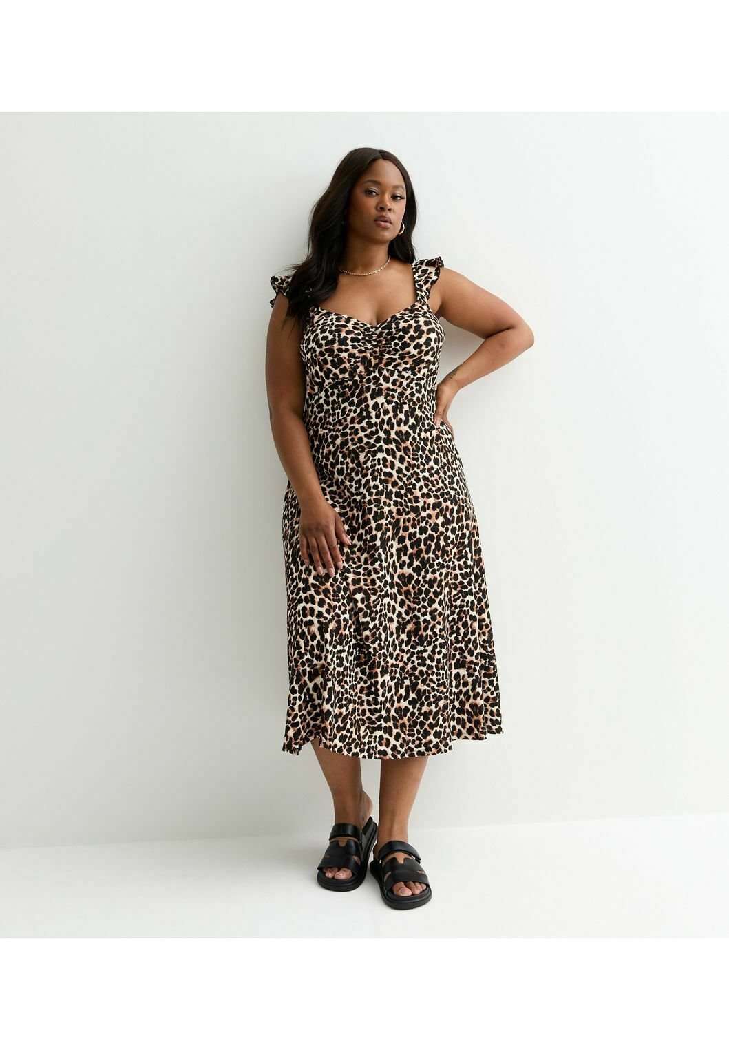 Платье CRINKLE LEOPARD PRINT RUCHED FRONT MIDI