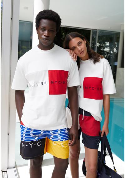 Футболка EXCLUSIVE UNISEX HILFIGER TEAM FLAG TEE