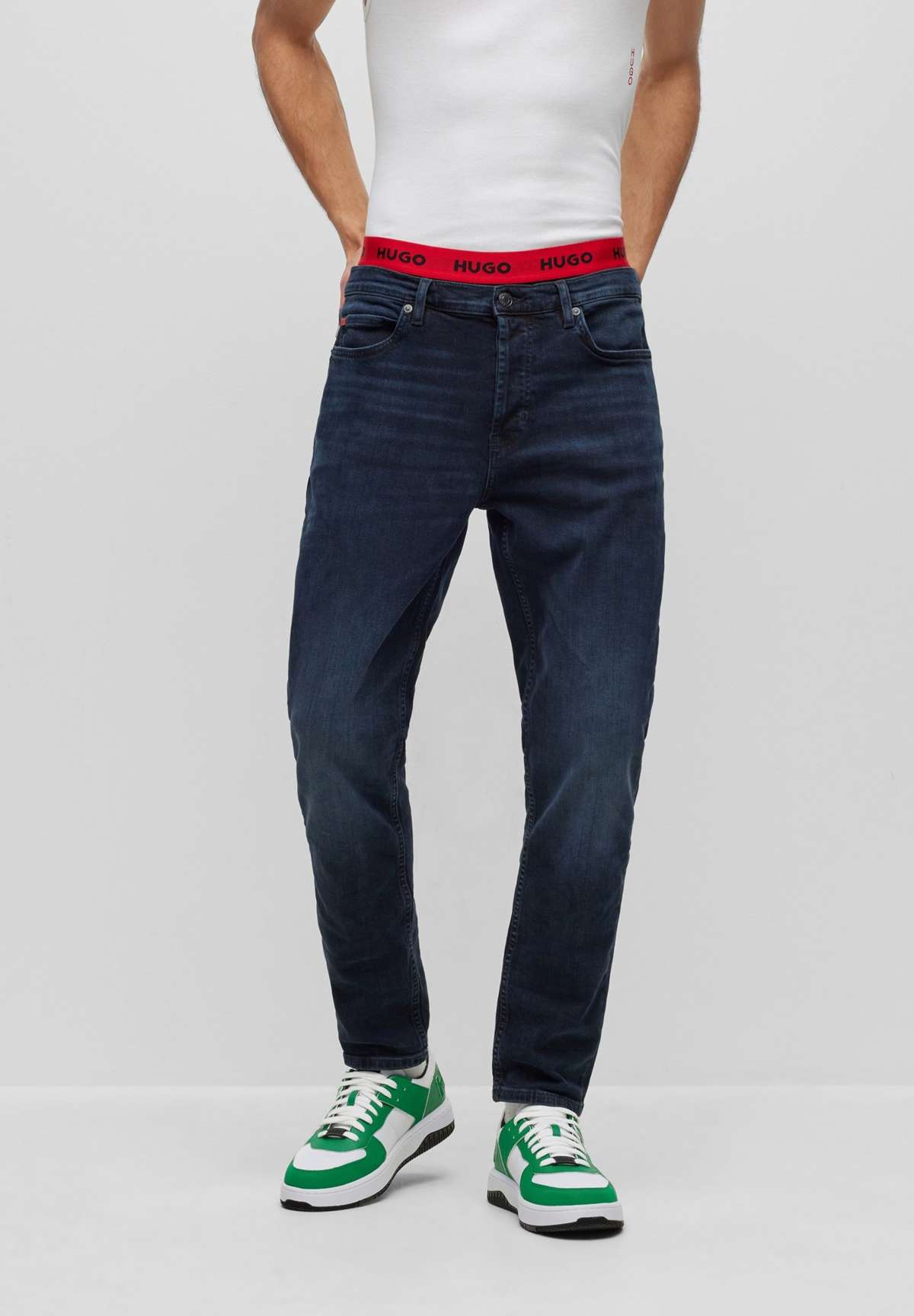 Джинсы TAPERED FIT JEANS