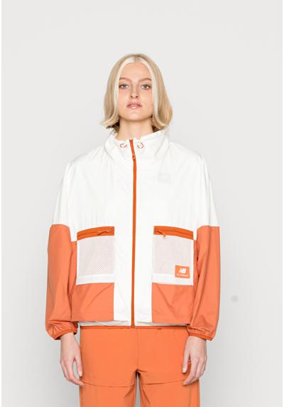 Куртка ALL TERRAIN BOXY JACKET