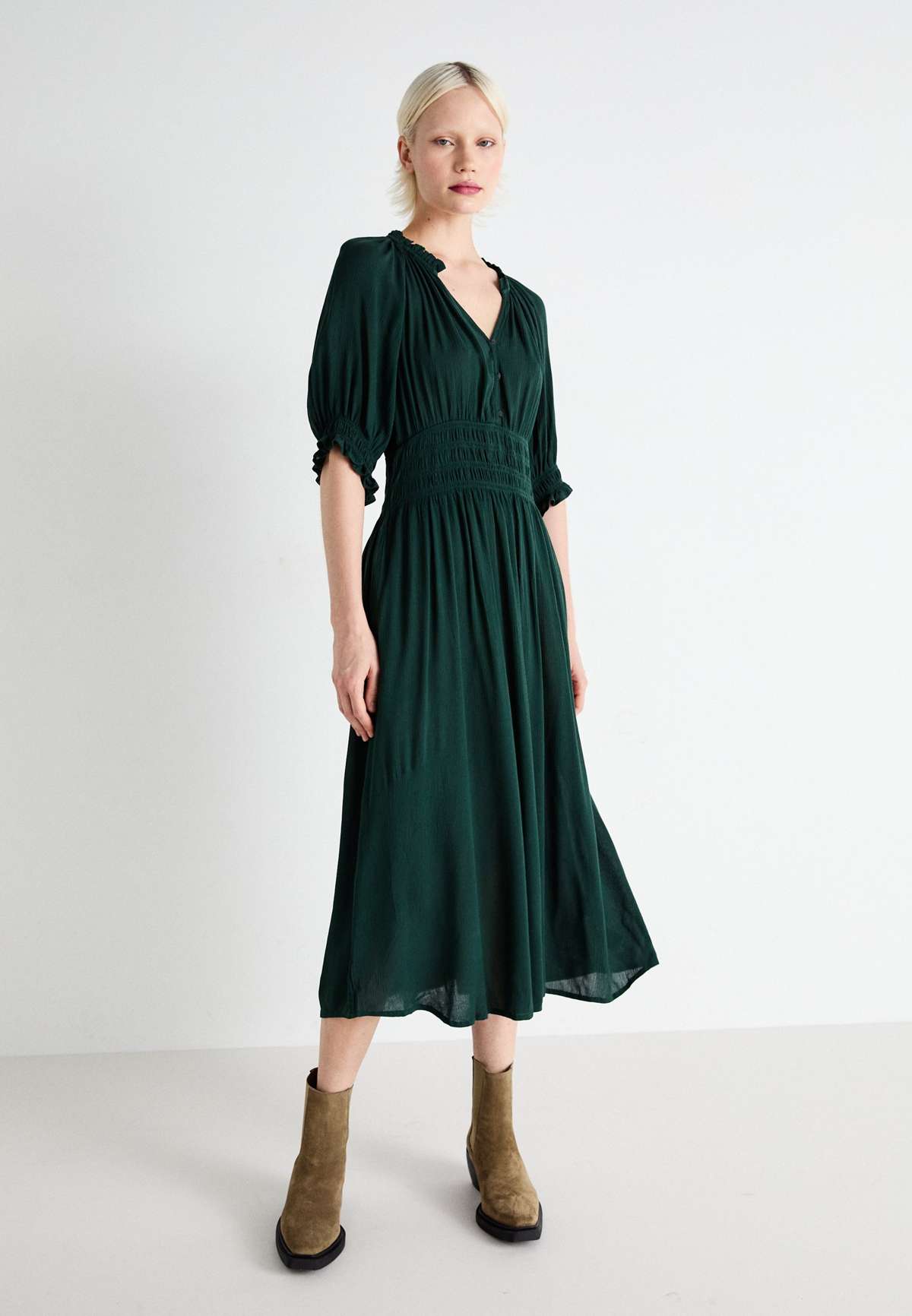 Платье ZEN NECK MIDI DRESS