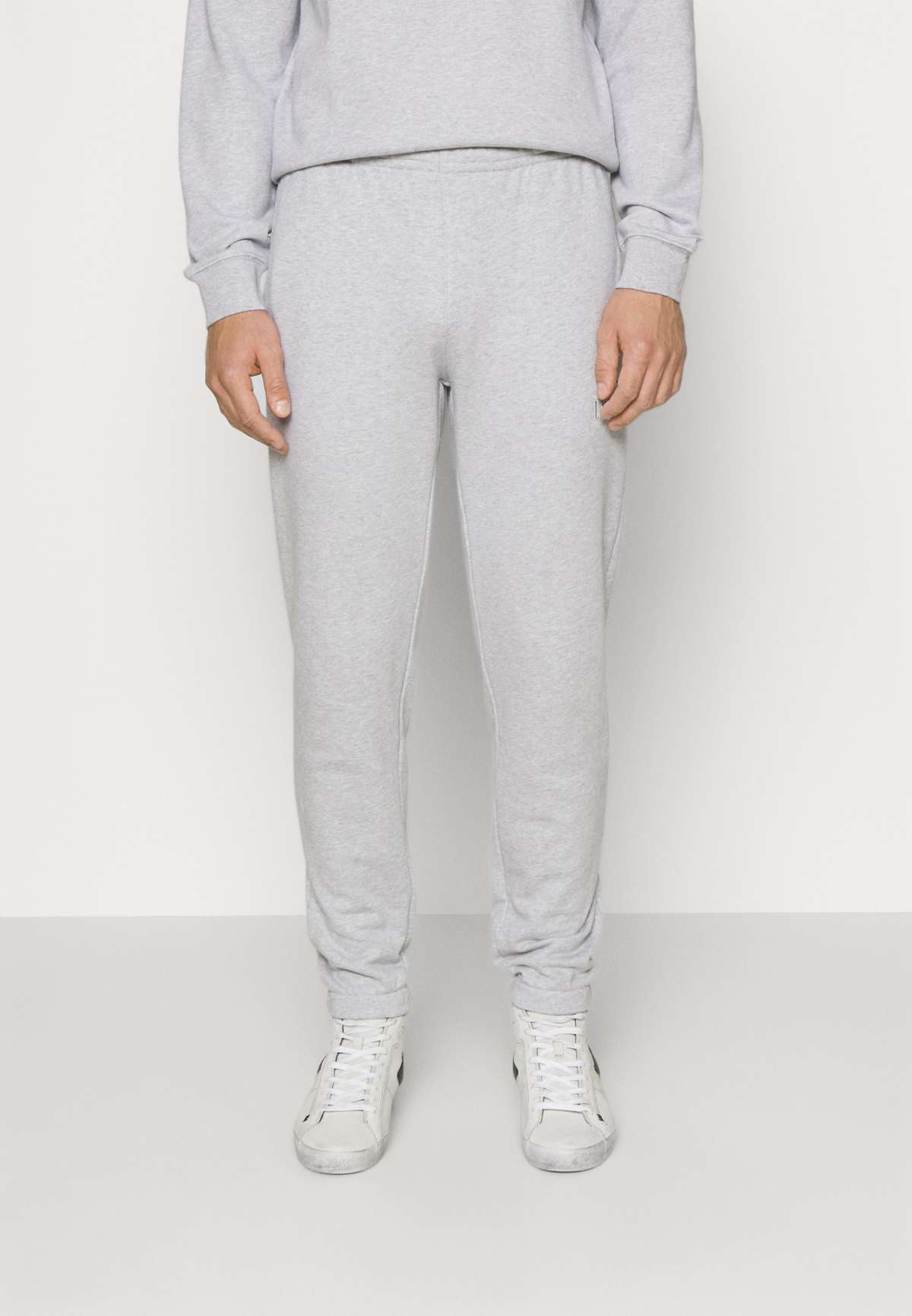 Брюки SUBTLE LOGO TRACKPANT UNISEX