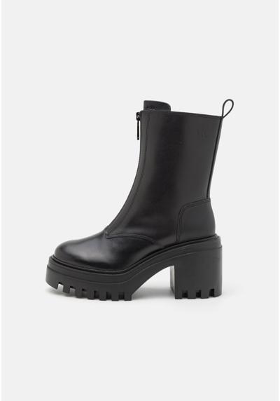 Сапоги CHUNKY HEELED ZIP BOOT