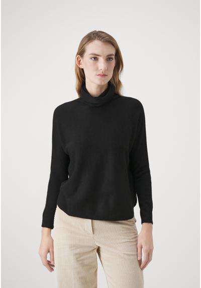 Пуловер CURVED TURTLENECK