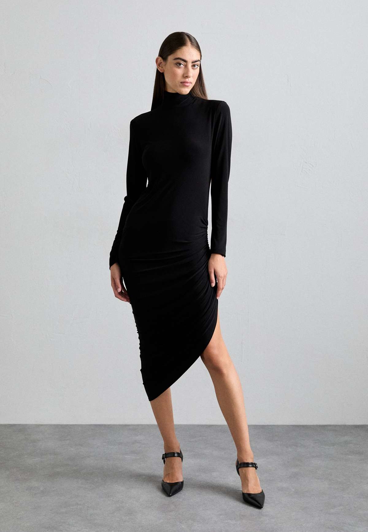 Трикотажное платье LONG SLEEVE TURTLENECK SIDE DRAPE DRESS TO MIDCALF