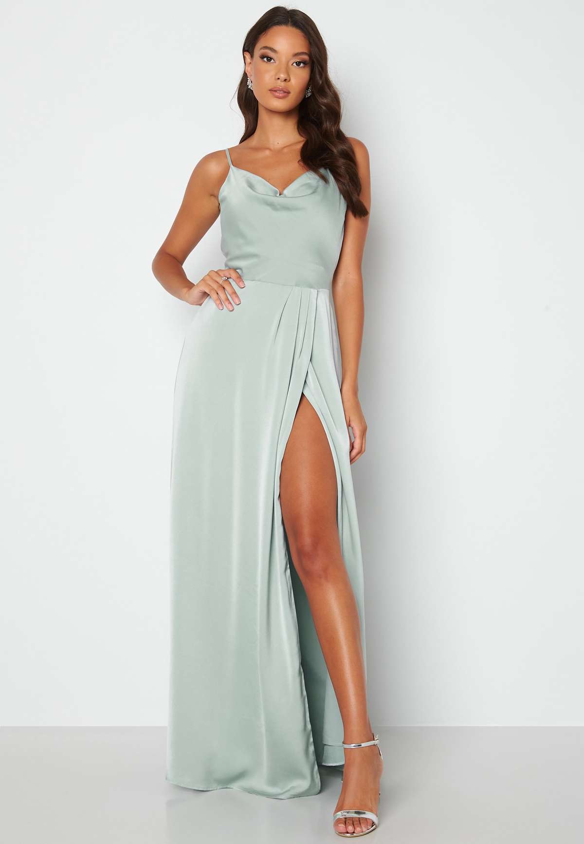 Платье WATERFALL HIGH SLIT SATIN GOWN