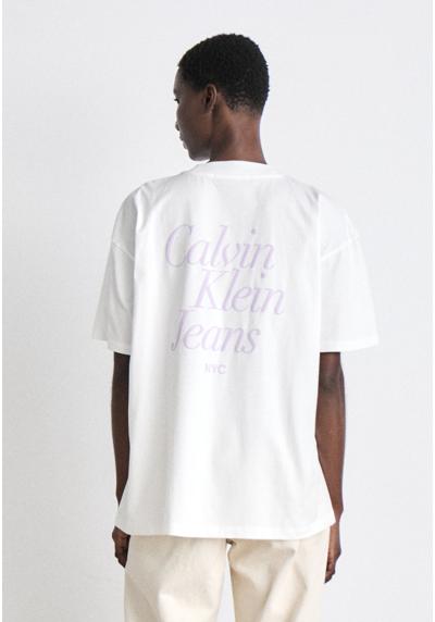 Футболка FONT BACK GRAPHIC BOYFRIEND TEE