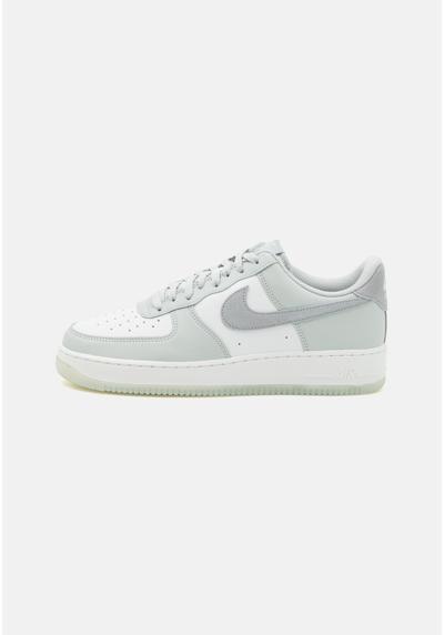 Кеды AIR FORCE 1 07 LV8