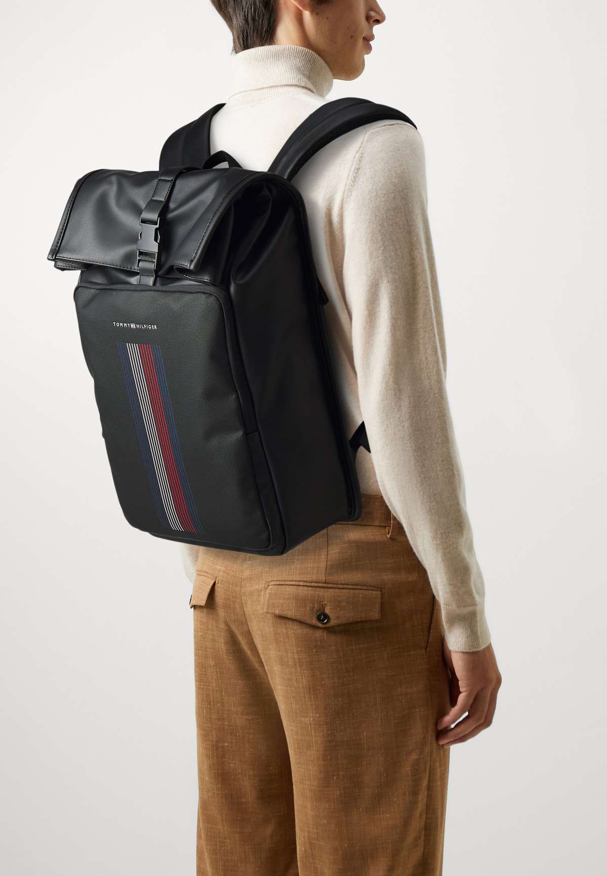 Рюкзак FOUNDATION ROLLTOP BACKPACK UNISEX