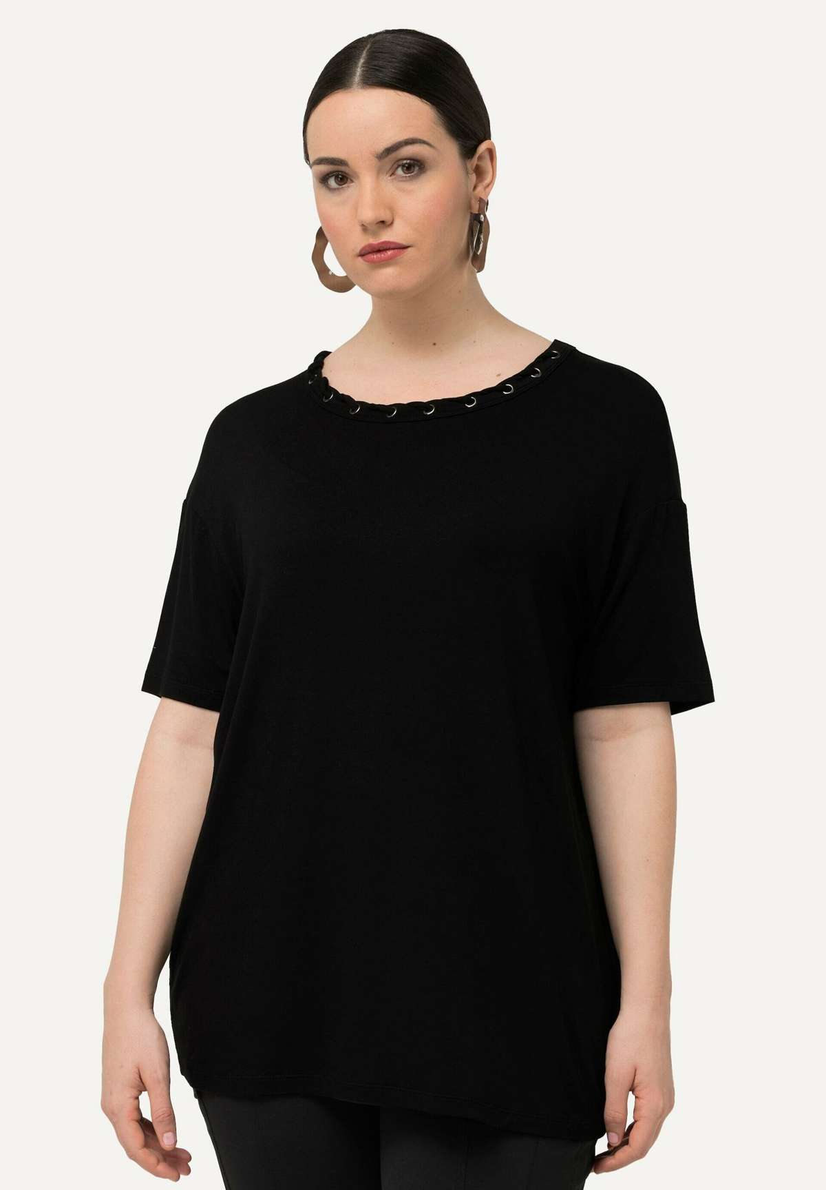 Футболка EYELET NECKLINE SHORT SLEEVE