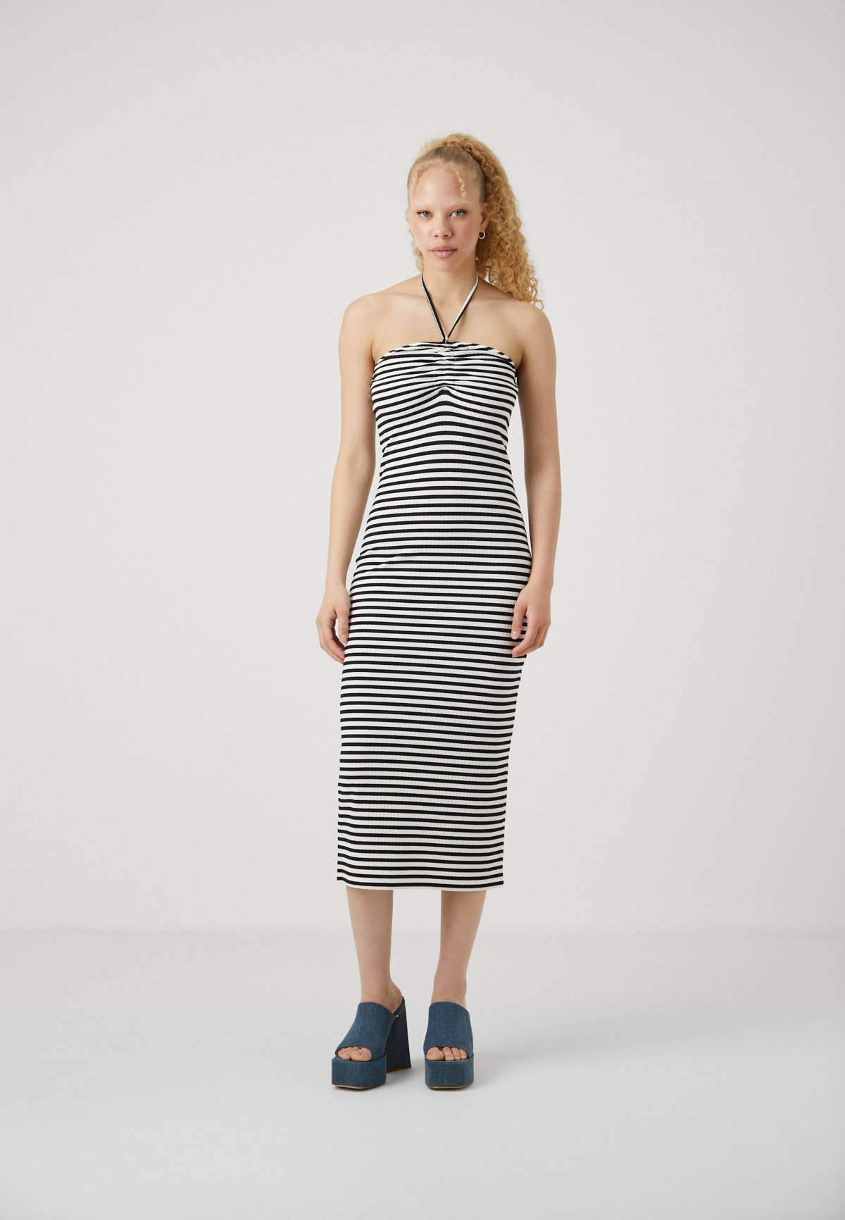 Платье-футляр PCALLY HALTER NECK MIDI DRESS