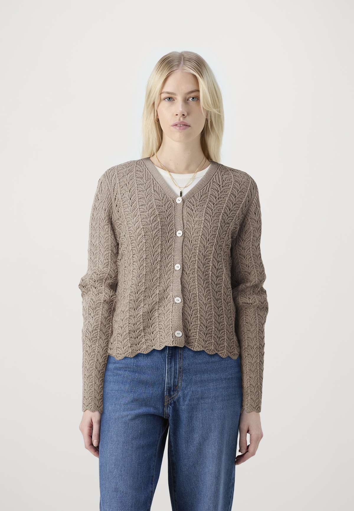 Трикотажный жакет VMSYNTHIA V NECK CARDIGAN