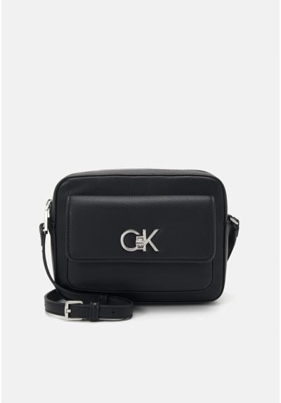 Сумка RE LOCK CAMERA BAG FLAP