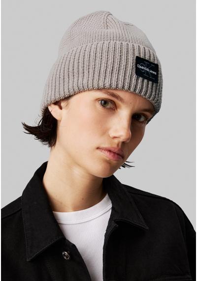 Шапка MONO LOGO PATCH BEANIE