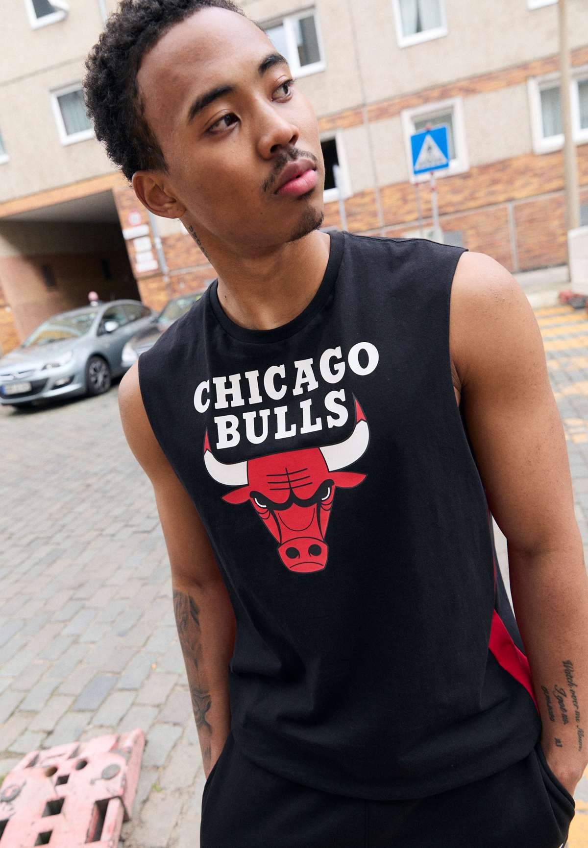 NBA CHICAGO BULLS COLOR BLOCK TEE - Vereinsmannschaften NBA CHICAGO BULLS COLOR BLOCK TEE