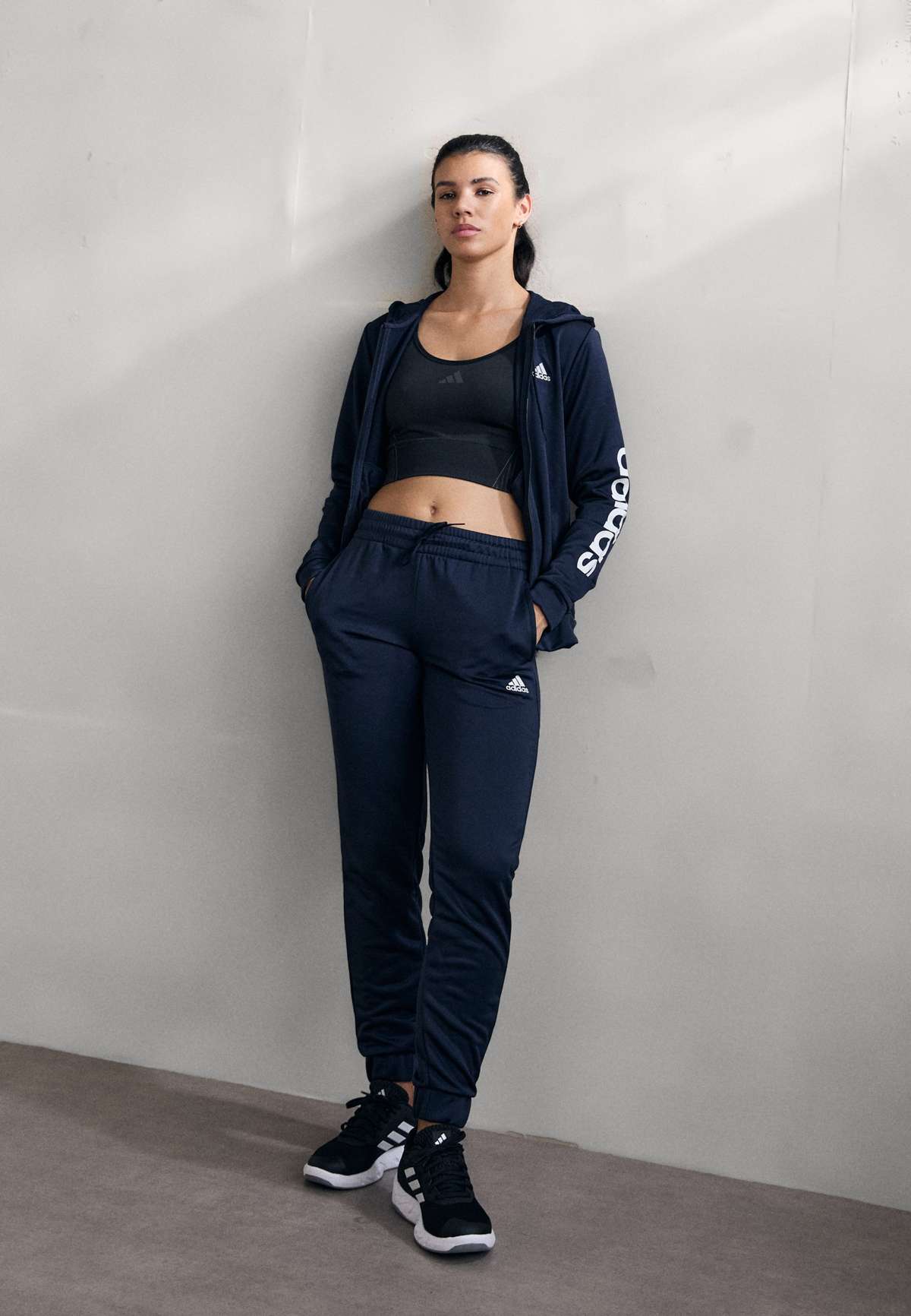 Спортивный костюм LINEAR TRACKSUIT SET