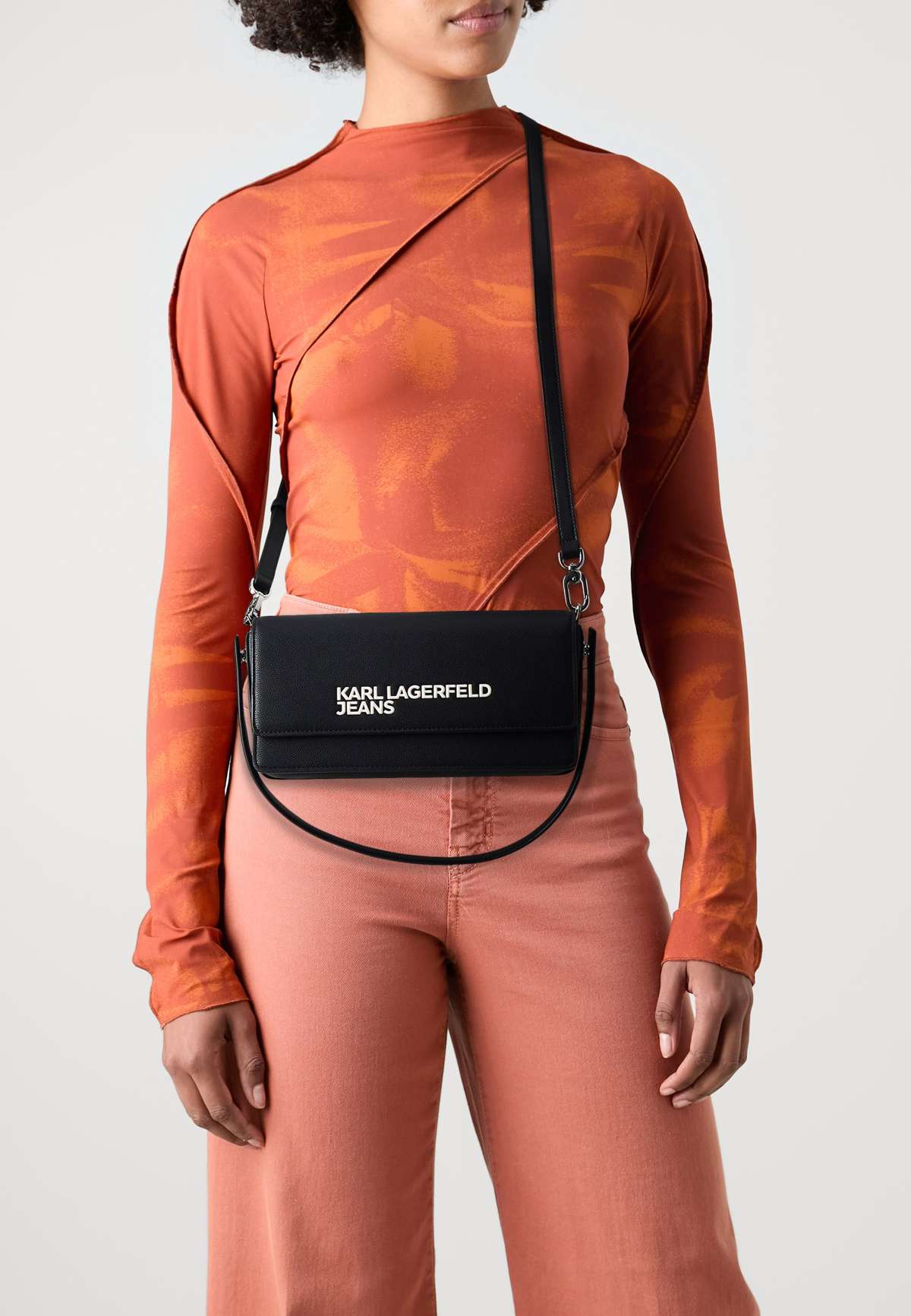 Сумка ESSENTIAL LOGO CROSSBODY