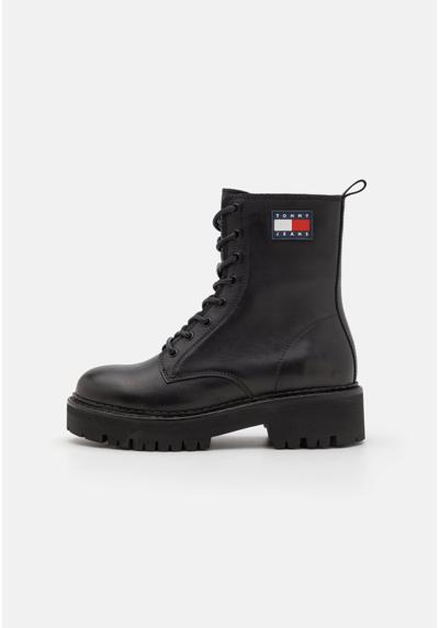 Полусапожки на шнуровке URBAN LACE UP BOOT