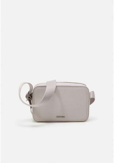 Сумка MINIMAL FOCUS CAMERA BAG UNISEX