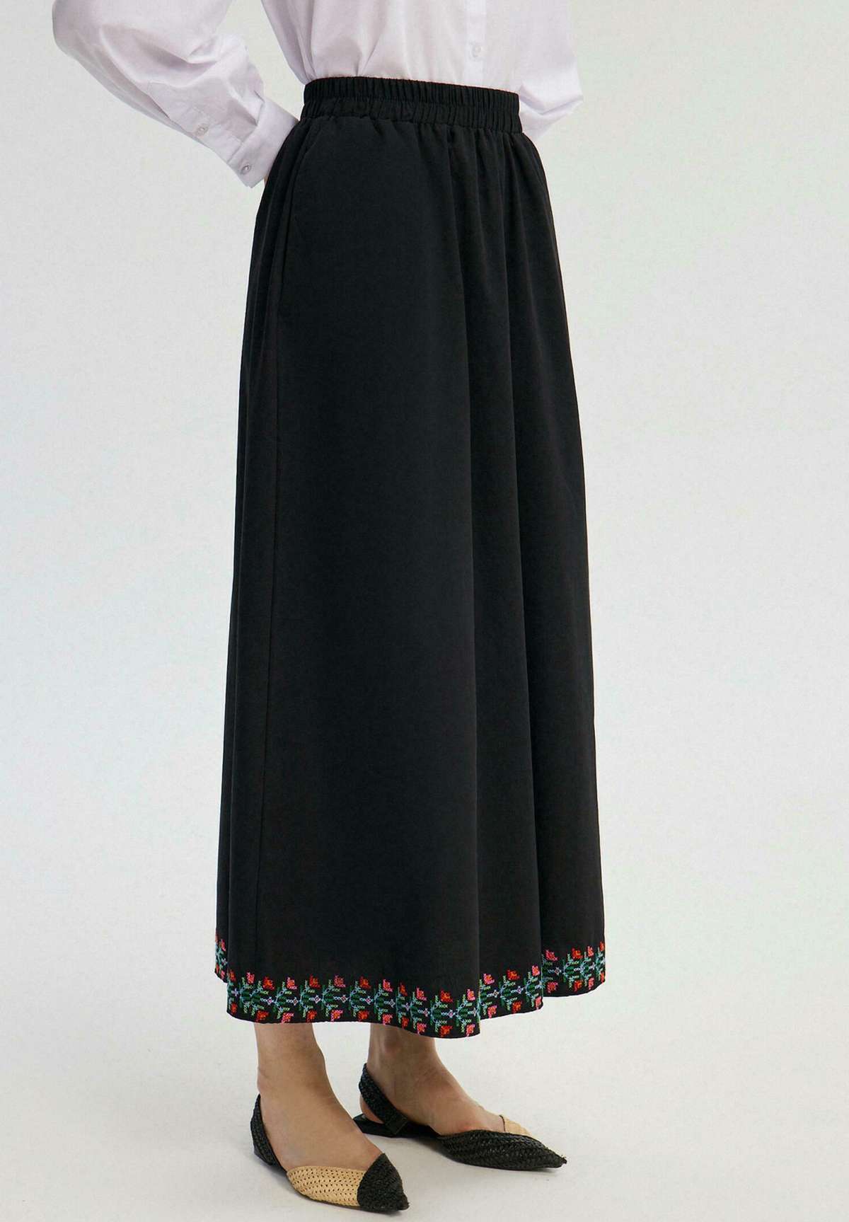 Юбка WITH EMBROIDERED HEM